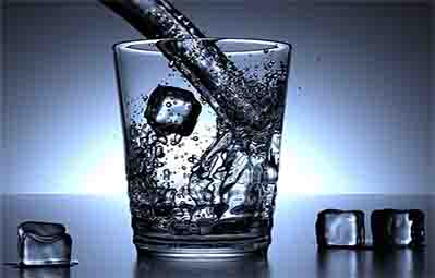 ดื่มน้ำเย็นจัดลดขีดความสามารถสมอง 